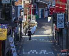 [단독]"밤에만 코로나 걸리나" 이태원 상가, 오늘부터 오픈시위 