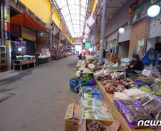 [르포] "명절 대목은 옛말"…5인 집합금지에 상인들 '한숨'