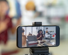 [단독]韓 인구대비 유튜버수 전세계 1위, 미국도 넘었다