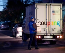 "1조 실탄 챙겼다"…뉴욕가는 쿠팡, 유니버스 확장 어디까지? 