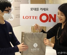 조단위 투자에도 '쿠팡의 5%'…유통업체들 호된 온라인 신고식