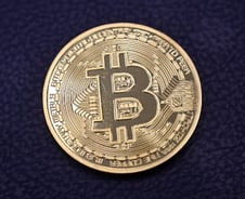 비트코인 결국엔…"11억원 간다" vs "제대로 데인다"