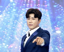 [단독] '트롯 전국체전' 1위 진해성 "패자부활전서 우승까지…간절했다"(인터뷰)