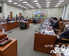 [단독]사모펀드 '49→100인 이하' 체계개편안 소위 통과