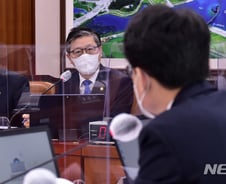 [단독]국토부 "가덕신공항 막아달라…7.5조 아닌 28.6조원 소요"