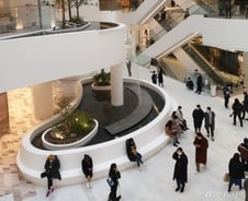 [르포] 백화점 형식 깬 '더현대서울', MZ세대가 더 열광했다