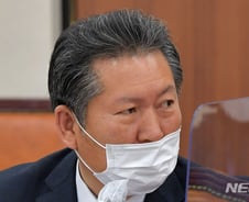 [단독]정청래 "의료사고 입증책임도 의사들이 져라"