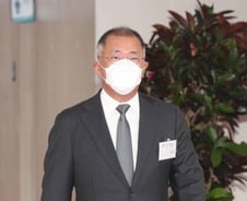 [단독]"정몽구→정의선" 현대차, 공정위에 총수 변경 요청