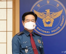 미국·브라질 치안정책 섭렵한 외사통…공부하는 경찰청장