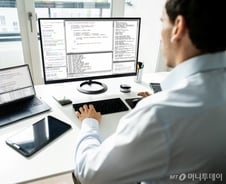 개발자 자급자족...우수 인재 키워쓰는 IT업계