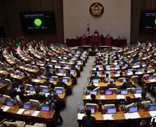 노조편 드는 與, 무력한 野…재계 호소에도 보완 논의 無