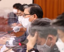 [단독] 개인정보 제출 거부 국토부 1명 누구?.."퇴직 앞둔 사무관"