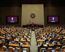 [단독] 외국 '유명' 브랜드는 직영점 없어도 프랜차이즈 허용