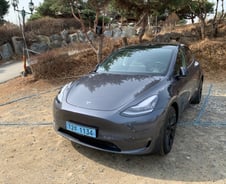 "한번 타면 다른차 못탄다"…테슬라 모델Y서 아이폰을 느꼈다[차알못시승기]