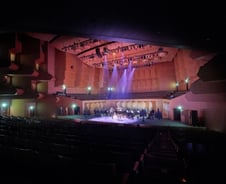 예술의전당 콘서트홀에 불이 켜졌다