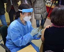 상반기 1200만명 목표인데…'310만명분' 모자란 백신은 어떻게?