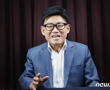 [단독] 3혼 '엄용수' 엄영수 "아내, 4월말 귀국…이번엔 오래오래 살 것"(종합)
