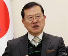 "이중주소제, 범정부적 논의해야"…장관급 위원장의 제안