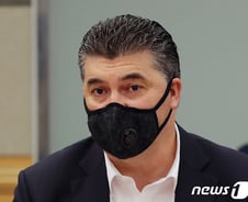 [단독] 법원 "카젬 한국GM사장 출국정지 효력 중단"…집행정지 인용