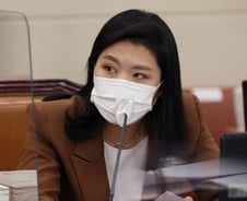 [단독]"택배·대리기사도 백신 휴가 보장"…국가 지원 법안 발의