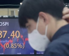 외국인 나홀로 '사자'…대형 반도체株 '싹쓸이'