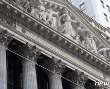 [뉴욕마감]S&P500 지수 0.8% 상승…사흘째 사상 최고 경신