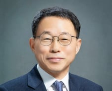 [기고]피터팬과 송골매