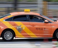 카카오 모델 '경고등' 켜졌나, 터져 나오는 플랫폼 갈등