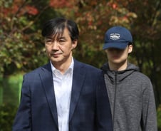 [단독]연세대, 조국 아들 입학 취소 절차 검토… 서류 폐기 교수 무더기 징계