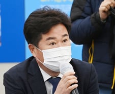 [단독]'中시노백'도 도입여부 검토 예정…"백신수급 등 종합 고려"