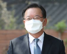 [단독] 김부겸 "고령·은퇴 1주택자 종부세 완화 검토할 수도"