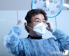 "코로나 승리하려면 전 세계가 백신 공유하는 공조시스템 절실"