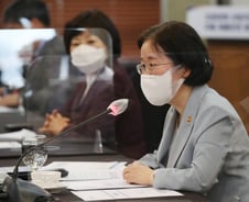 [단독] 삼성, '구내식당 일감 몰아주기' 자진시정 신청한다