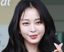 [단독] '열애 중' 한예슬, 본업도 열일…'굿바이 로맨스' 주인공