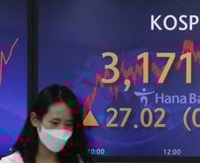 10일만에 외국인 '사자' 전환... 경기회복 기대감에 항공주↑