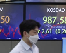 코스피 기관 매도에 소폭 하락... 다음주 시장 화두도 '인플레이션'