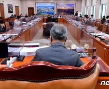 [단독]2·4 대책 법안 일부 소위 통과…공공재개발·재건축 법안 '보류'