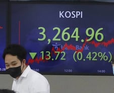 금리 조기 인상에 꺾인 최고치 행진…"상승 재개" VS "횡보"