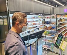 '얼굴인증 출입·정맥 인증 결제' 무인 편의점, 어디까지 왔나