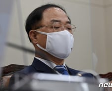 [우보세] 정치권의 '지지율 근시'와 10년 후 청구서