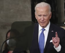 "위협"인데 버리기는 어려운 존재, 서방세계에 中은…