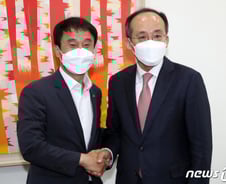 '靑 인사 논란' 막았어야 할 특별감찰관, 5년째 빈자리