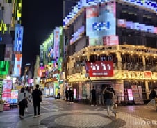 [르포]4단계 전 주말 '유령도시'된 서울 밤거리…상인들 한숨만 남았다