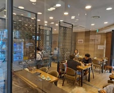 한여름 대기줄 길던 종로 냉면집마저 한산…"저녁예약 40팀→0"[르포]