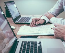 "이 놈의 회사 때려 치워야지"…"안 됩니다" 2가지 이유[줄리아 투자노트]