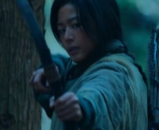 '아신전' 좀비 잇몸에 씨앗까지…"이러니 넷플이 한국을 찾지"[인싸IT]