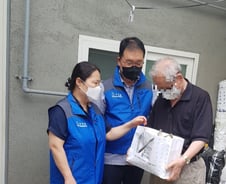 종로구, 저소득 어르신 2000명에게 '여름 보양식' 전달