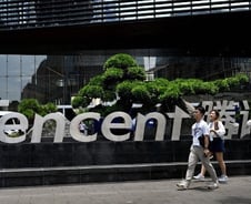 中 당국 '텐센트' 때리기에  韓 게임은 '몸살'...IT기업에도 악재