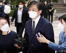 [단독]조국, '클리앙 누드사진 고소사건' 참여재판 증인 나온다