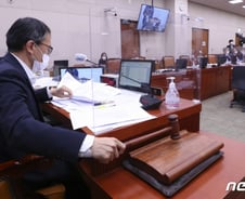 언론중재법 의사봉 두드리려던 날[광화문]